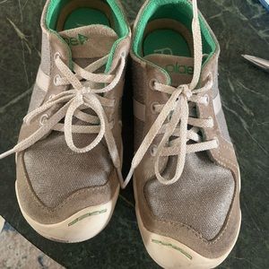 Plae Miles size 12.5